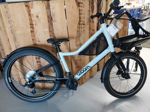 24" Woom 5 Now ice blue